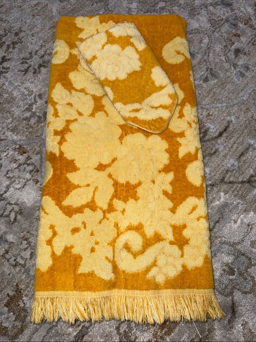 Vintage Cannon Monticello bath towel and wash rag is mustard yellow gold tones.